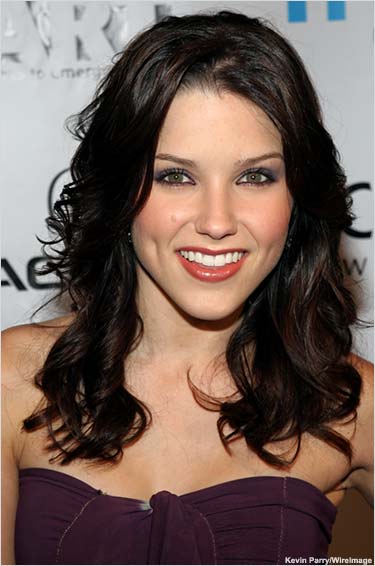 Sophia bush